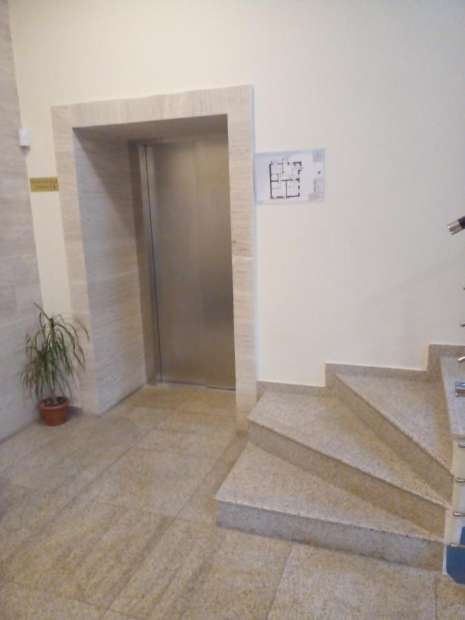 Hotel Genio ティビリシ エクステリア 写真