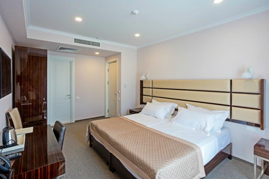Hotel Genio ティビリシ エクステリア 写真