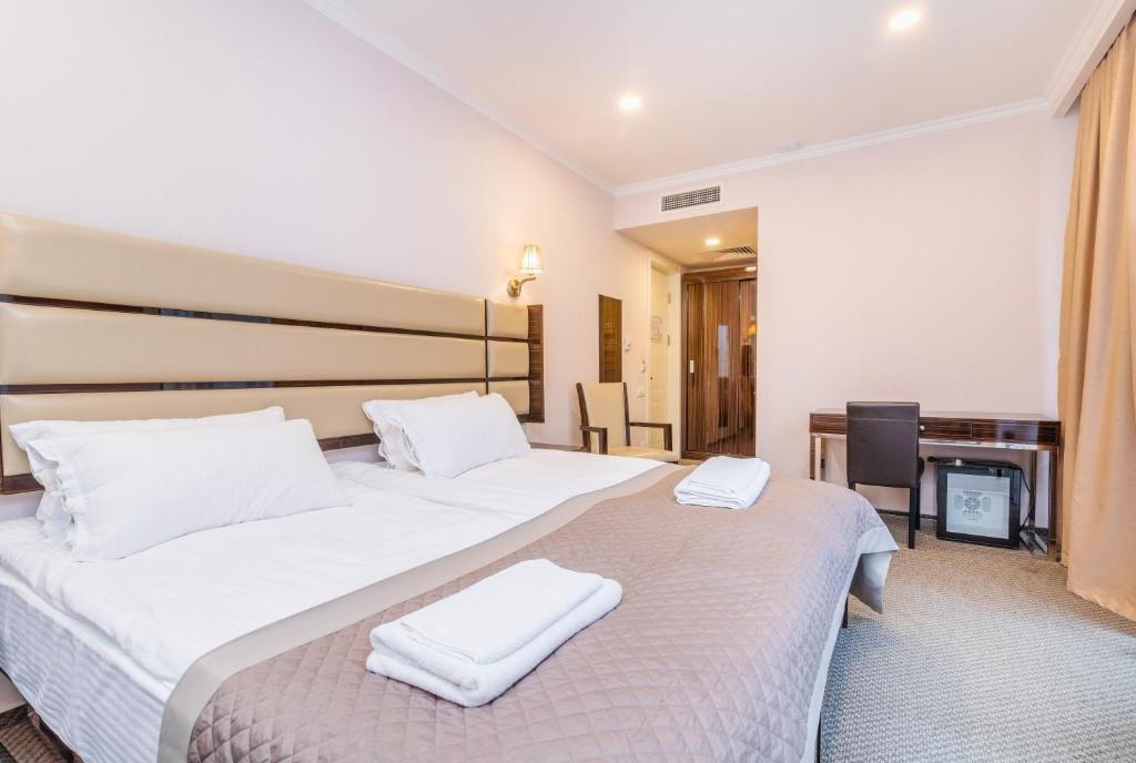 Hotel Genio ティビリシ エクステリア 写真