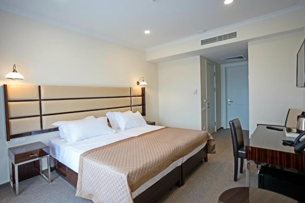 Hotel Genio ティビリシ エクステリア 写真