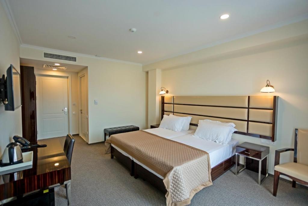 Hotel Genio ティビリシ エクステリア 写真
