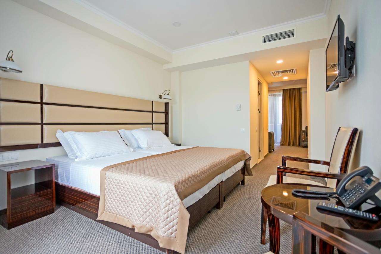 Hotel Genio ティビリシ エクステリア 写真
