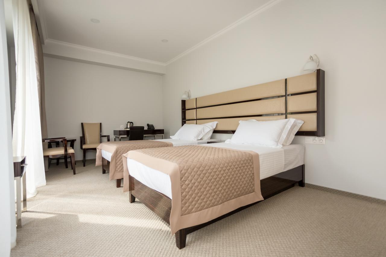 Hotel Genio ティビリシ エクステリア 写真