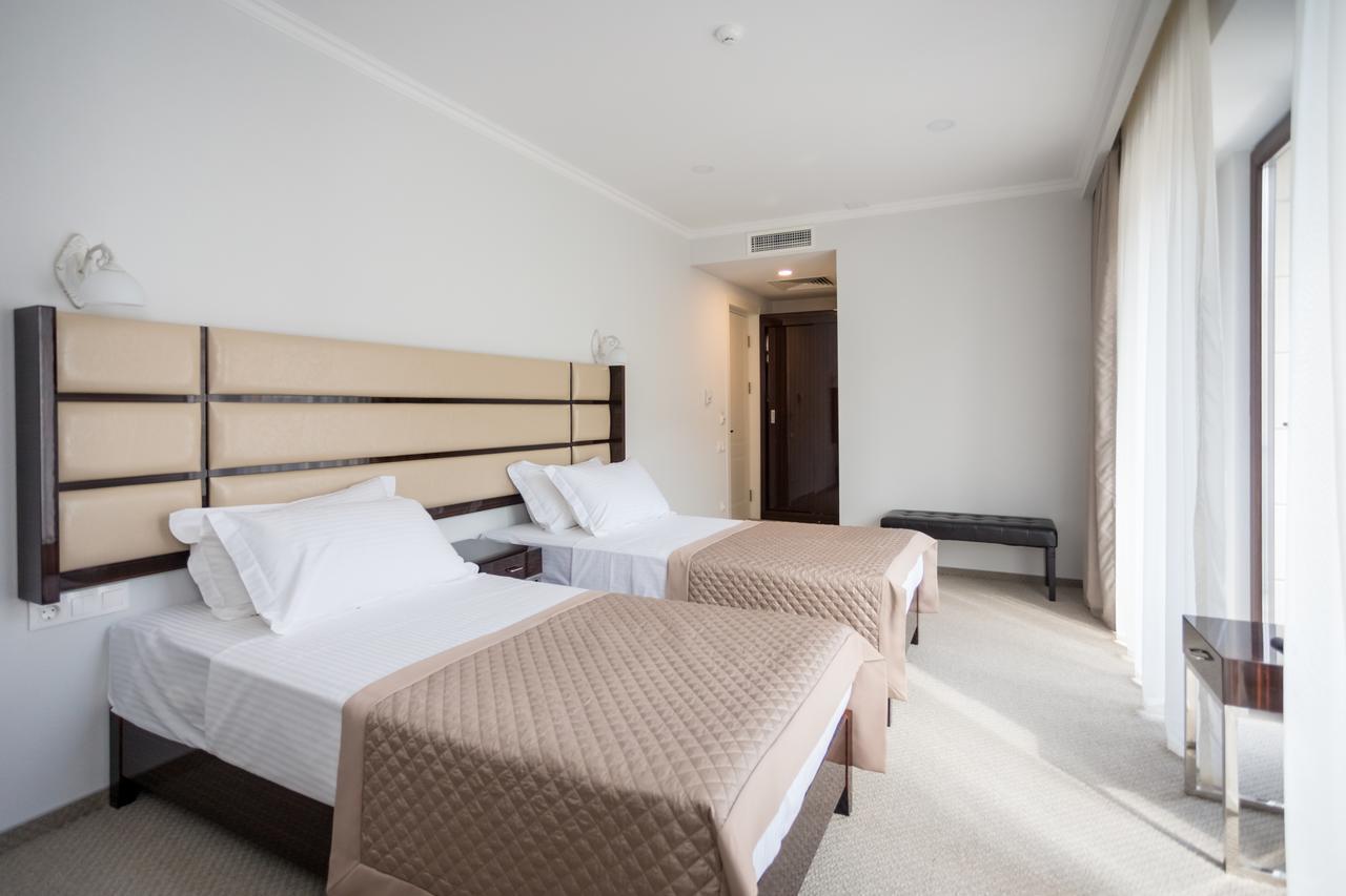 Hotel Genio ティビリシ エクステリア 写真